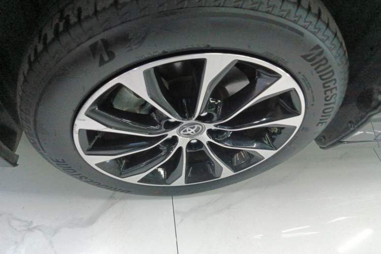 Used Toyota Avalon 2023 2.0L Premium Edition
