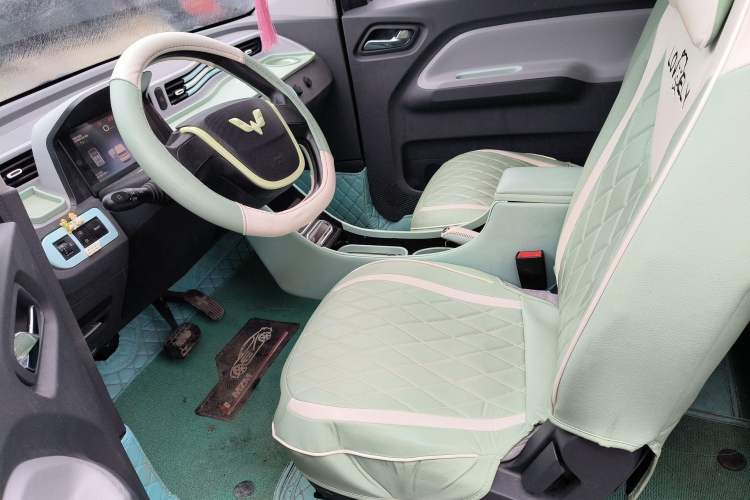 Used Wuling Hongguang MINIEV 2021 Macaron Sandwich Model 170 km Lithium Ternary