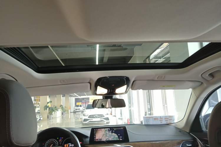 Used BMW 5 Series 2019 525Li Luxury Package
