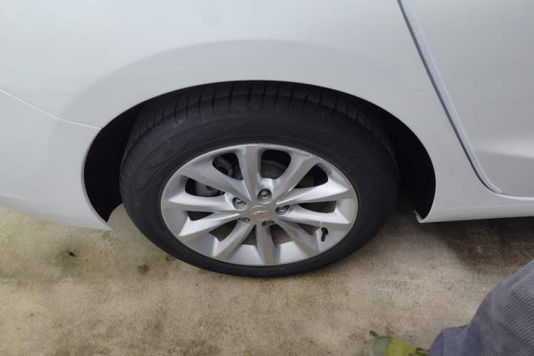 Used Chevrolet Cruze 2018 320 Automatic Pioneer Sunroof Edition
