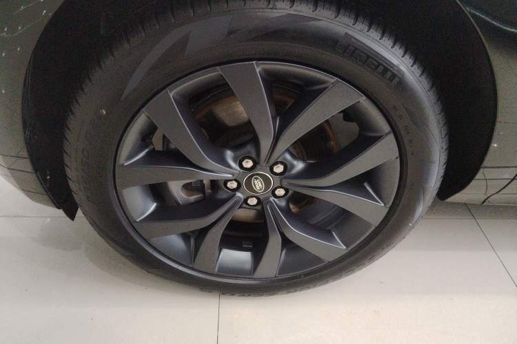 Used Land Rover Range Rover Evoque 2023 Aurora L 249 PS Collins Antique Bronze Special Edition
