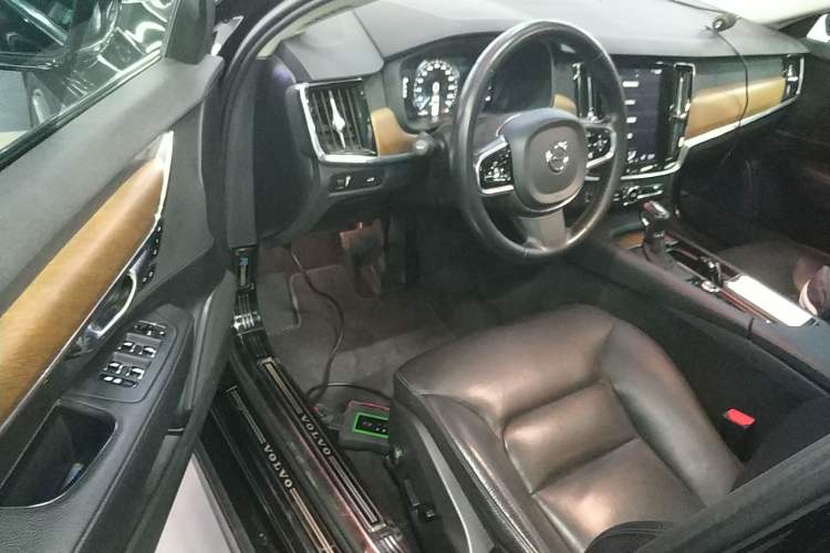 Used Volvo S90 2019 T5 Zhiyi Edition
