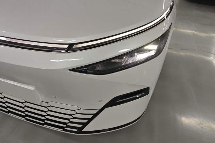 Used XPeng X9 2025 650 Long-Range Max
