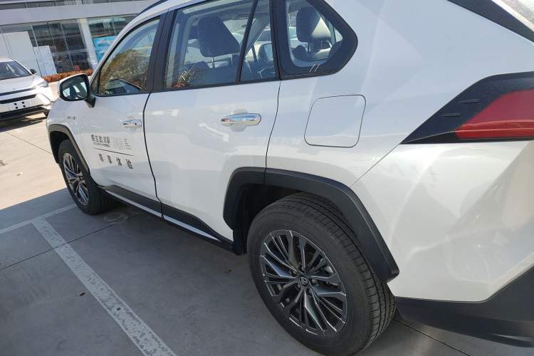 Used Toyota Wildlander 2023 Dual-Motor 2.5L E-CVT Four-Wheel Drive Prestige Edition
