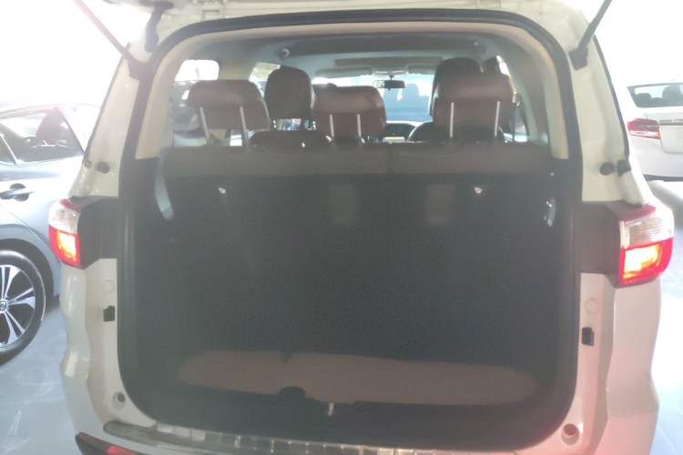 Used Changan Lingxuan 2017 1.6L Manual Elite Model
