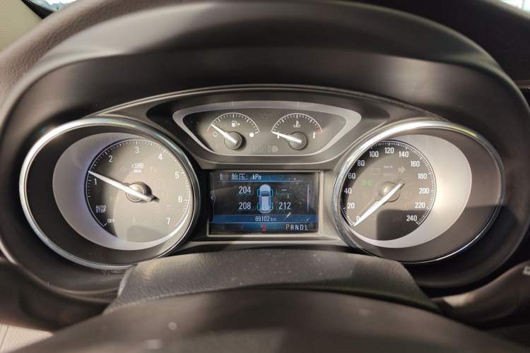 Used Buick Envision 2018 20T Two-Wheel-Drive Elite Model
