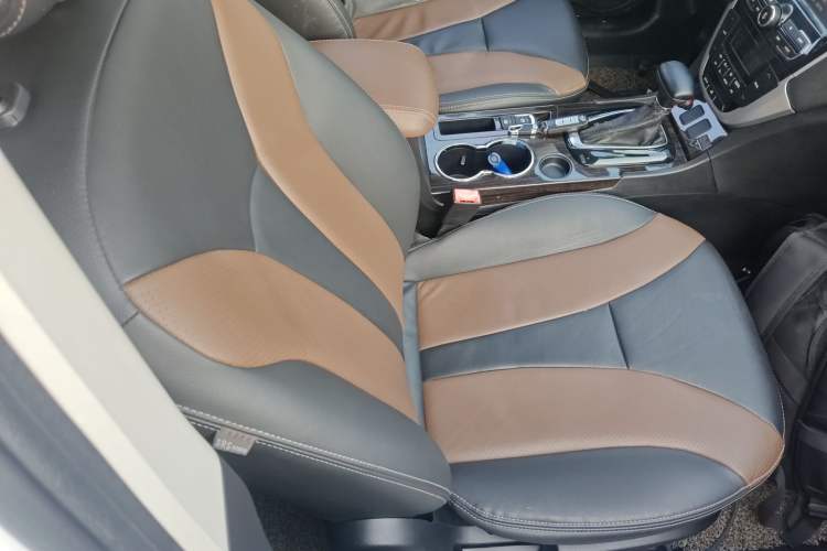 Used GAC Trumpchi GS5 Super 2016 1.8T Automatic Two-Wheel Drive Anniversary Edition
