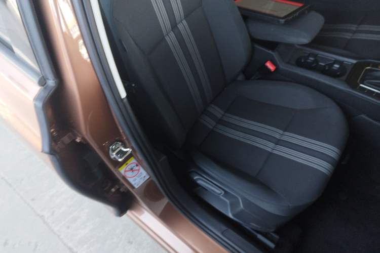 Used Volkswagen Lamando 2015 230TSI DSG Fashion Edition
