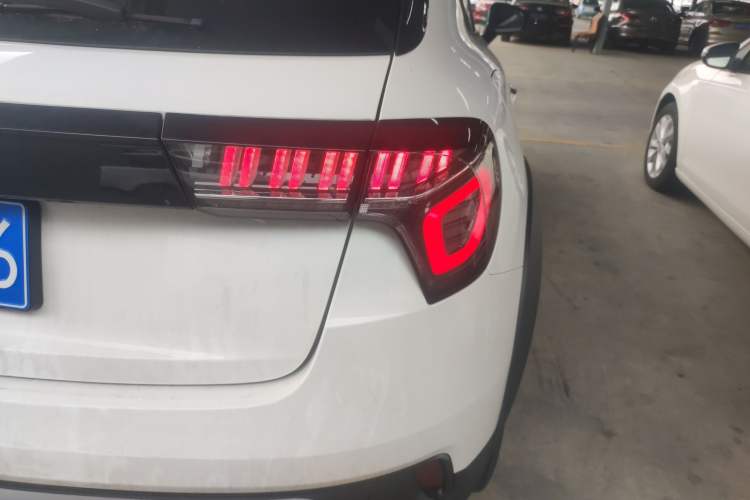 Used Lynk & Co 02 2019 1.5T DCT Two-Wheel Drive Pro Edition China VI Standard
