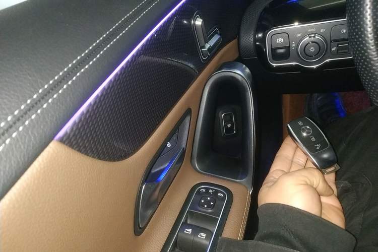 Used Mercedes-Benz A-Class 2022 Revised Version A 200 L Sport Sedan Fashionable Style