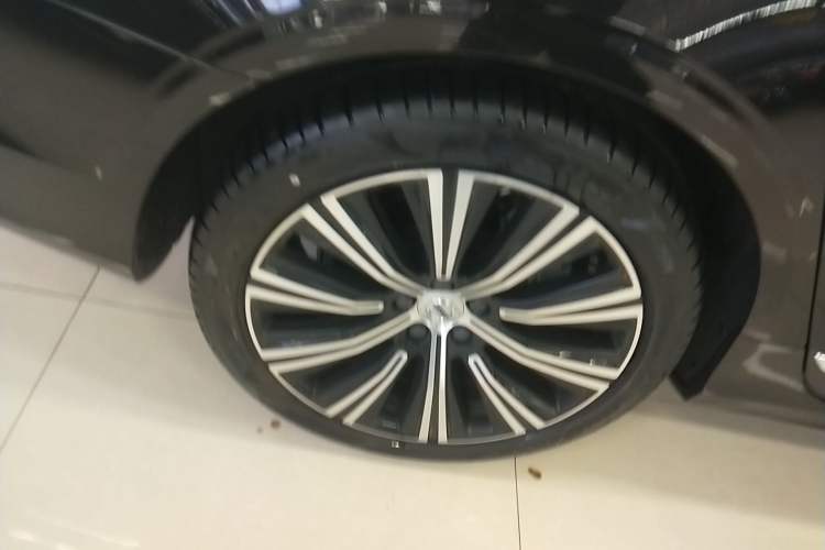 Used Volvo S90 2025 B5 Zhiya Luxury Edition
