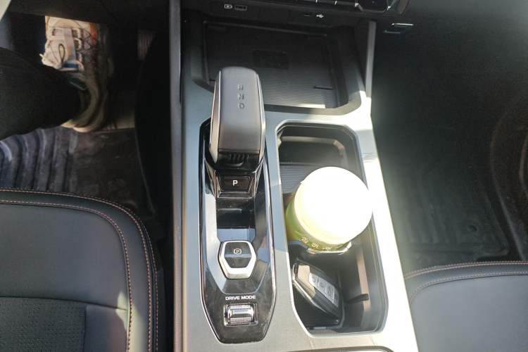 Used Geely Auto Haoyue L 2025 2.0T DCT Luxury Edition
