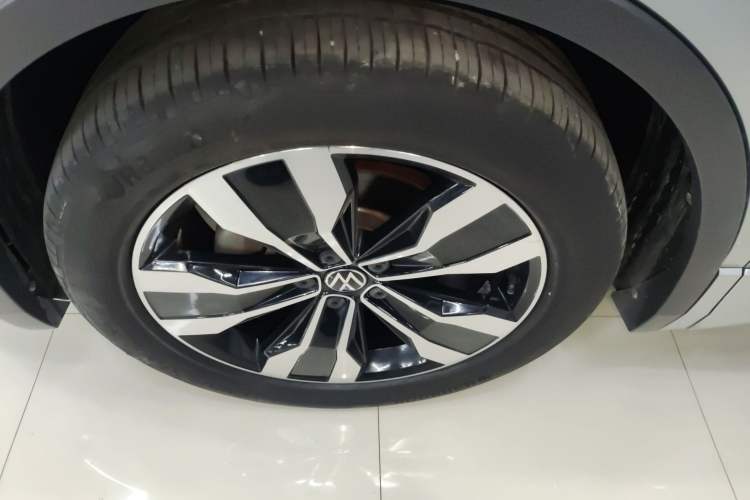 Used Volkswagen Tiguan L 2022 330TSI Automatic Two-Wheel Drive R-Line Flagship Edition
