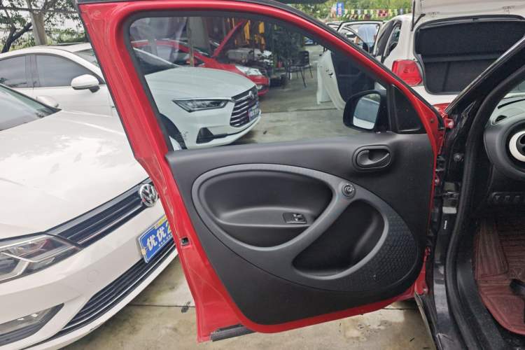 Used  forfour 2018 1.0L 52 kW Dynamic Edition
