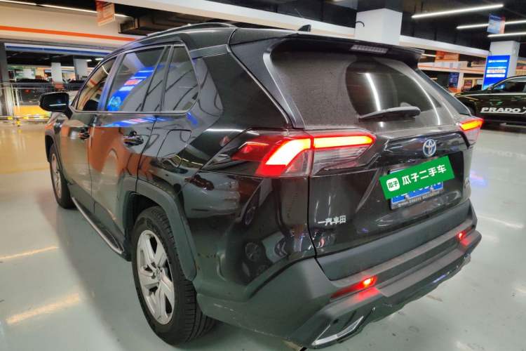 Used Toyota RAV4 2020 Dual-Engine 2.5L E-CVT Two-Wheel Drive Elite Edition