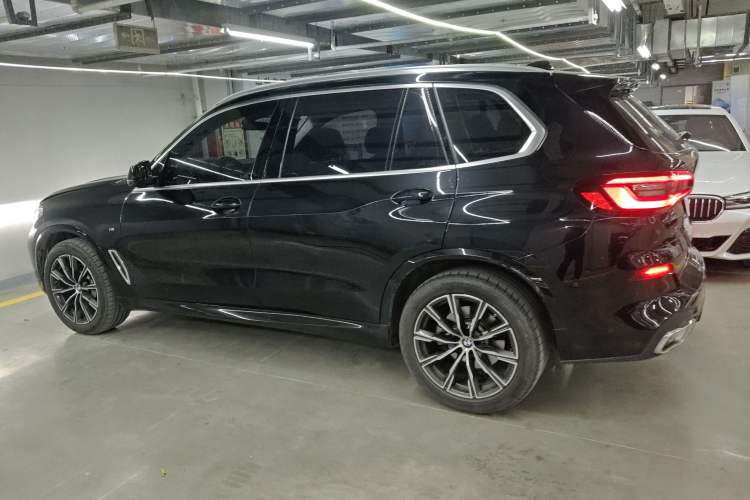 Used BMW X5 2022 Restyled xDrive 30Li Luxury Version M Sport Package