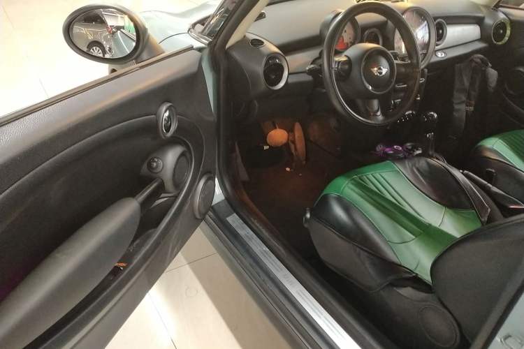 Used  MINI 2011 1.6L ONE