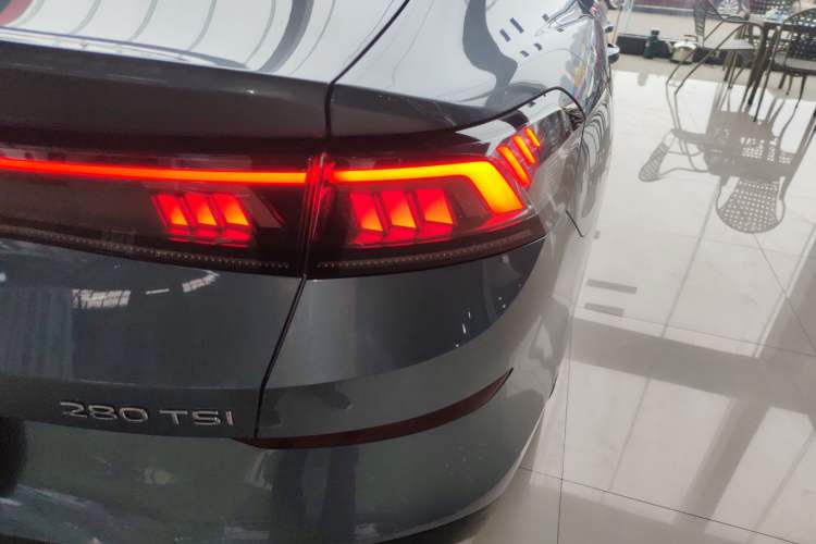 Used Volkswagen Lamando 2022 Lavida L 280TSI DSG Cool & Spicy Edition