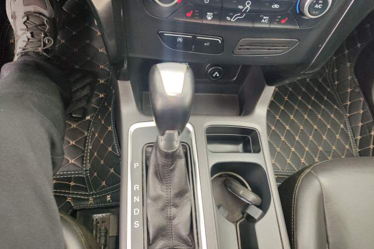 Used Ford Kuga 2017 EcoBoost 180 Two-Wheel-Drive Luxury Wing Edition