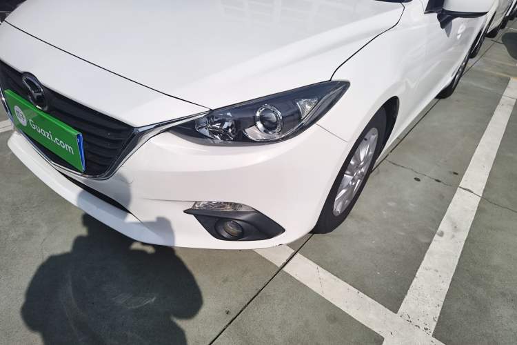 Used Mazda Mazda 3 Axela 2014 Sedan 1.5L Automatic Luxury Model
