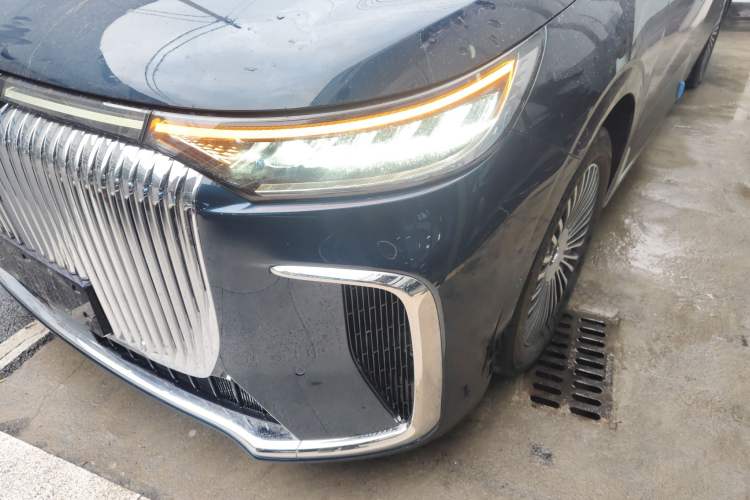 Used VOYAH Dream 2025 PHEV Four-Wheel-Drive Flagship Kunpeng Edition
