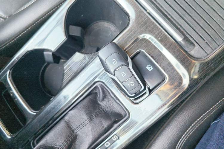 Used Ford Kuga 2018 EcoBoost 180 Two-Wheel-Drive Platinum Edition
