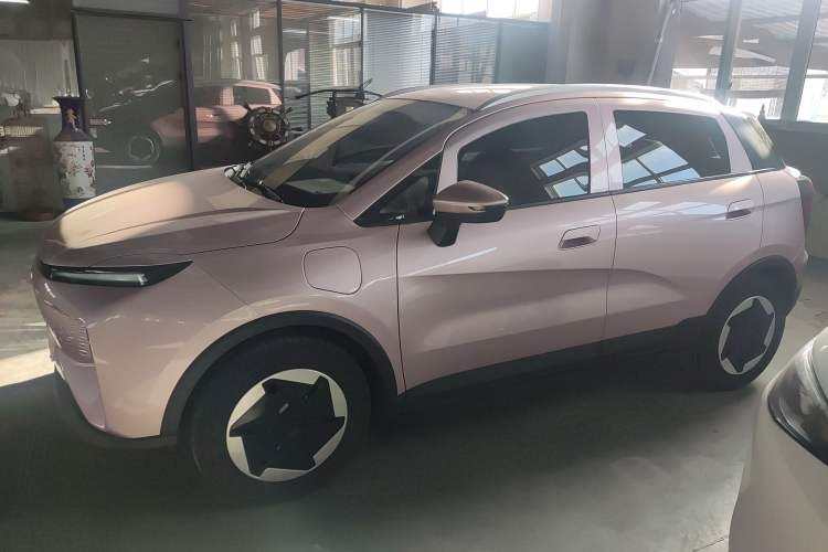 Used Geometry E Firefly 2024 301km Flowing Light
