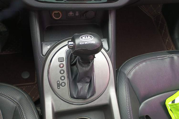 Used Kia Sportage R 2015 2.0L Automatic Two-Wheel Drive DLX Model