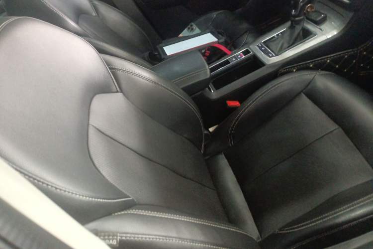 Used Roewe RX5 2016 30T Two-Wheel Drive Automatic Internet Smart Edition