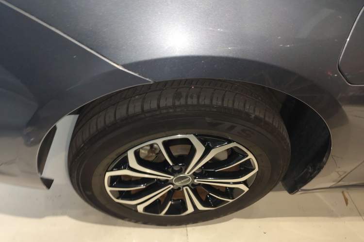 Used Roewe i6 MAX New Energy 2021 EV 500 Skyroof Deluxe Edition
