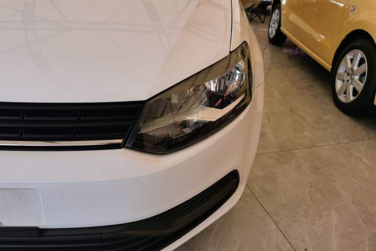 Used Volkswagen Polo 2014 1.4L Manual Fashion Edition
