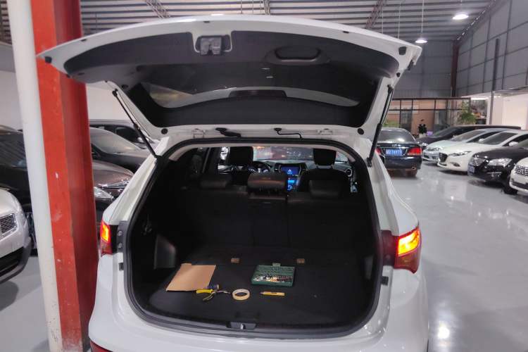 Used Hyundai Santa Fe 2013 2.4L Automatic Two-Wheel Drive Smart Version
