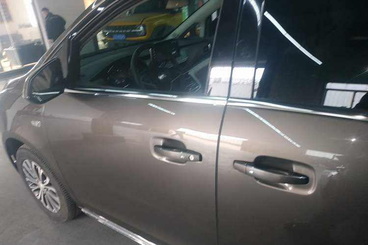 Used Buick GL8 2023 Land Executive Class Smart Enjoyment Model
