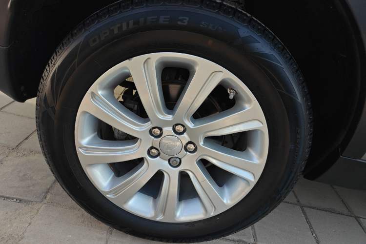 Used Land Rover Discovery Sport 2017 2.0T SE
