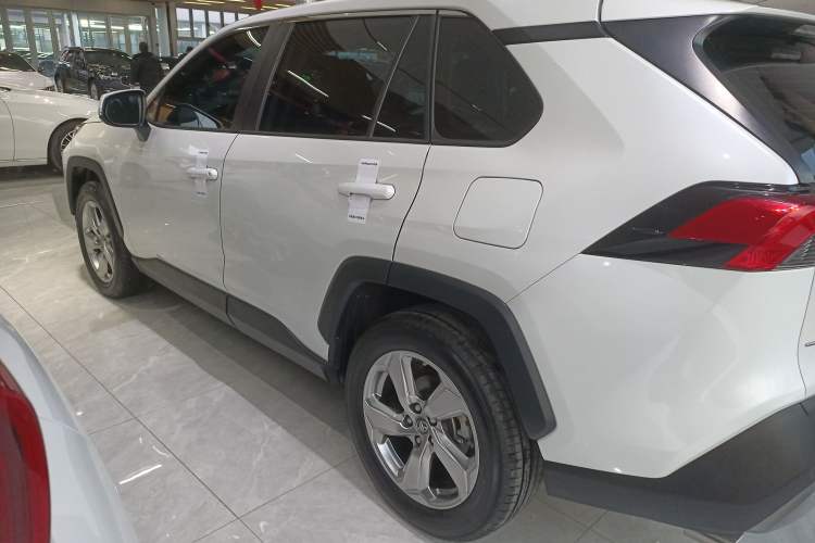 Used Toyota RAV4 2022 2.0L CVT Two-Wheel Drive Fashion Plus Edition
