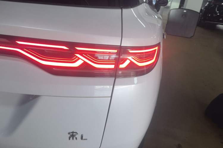 Used BYD Song L DM-i 2024 112 km Beyond Edition