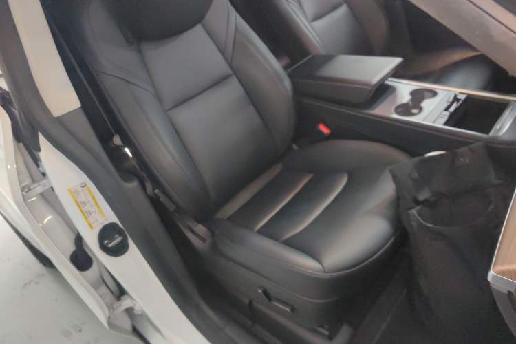 Used Tesla Model Y 2021 Long-Range All-Wheel-Drive Version 3D7