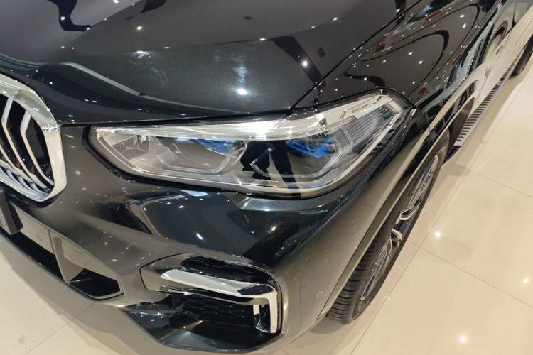 Used BMW X5 2022 Restyled xDrive 30Li Luxury Version M Sport Package
