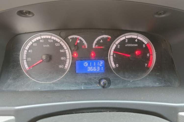 Used Foton Scenic G9 2017 2.4L Gasoline Commercial Version Long Wheelbase 9-Seater 4G69
