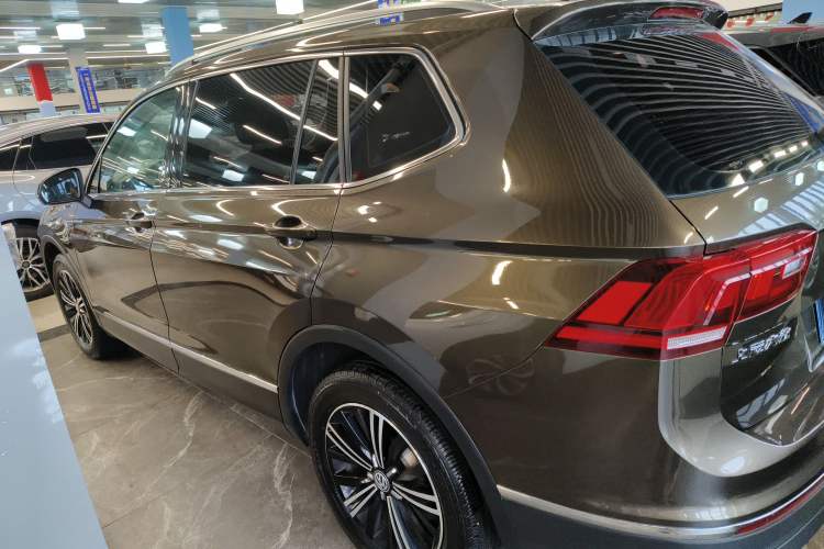 Used Volkswagen Tiguan L 2019 Updated Version 330TSI Automatic Two-Wheel Drive Panoramic Comfort Edition China VI Standard
