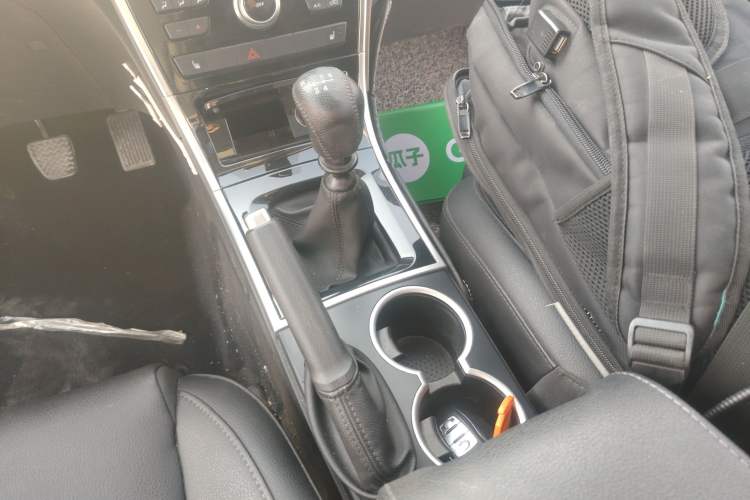 Used Haval H2 2016 Red Label 1.5T Manual Two-Wheel Drive Elite Model
