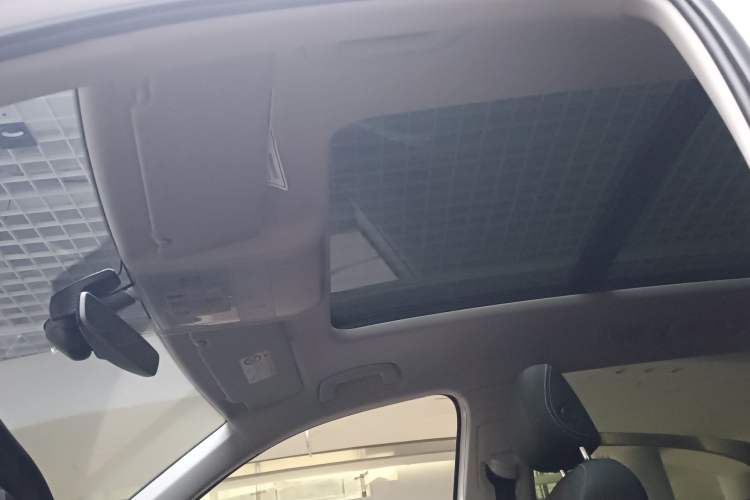 Used Volkswagen Tiguan L 2019 380TSI Automatic All-Wheel Drive Luxury Edition with 7 Seats China VI Standard
