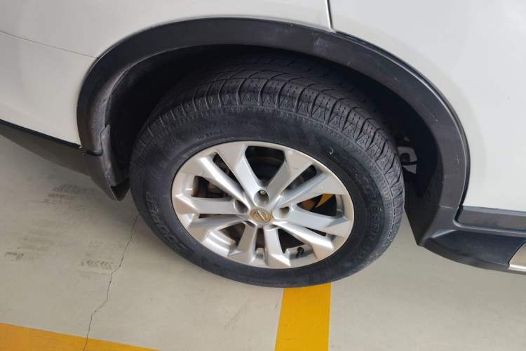 Used Nissan X-Trail 2015 2.0L CVT Comfort MAX Edition 2WD
