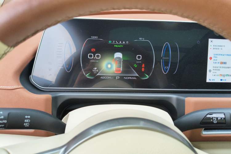 Used ORA Good Cat 2023 401 km Standard Range Premium Version Lithium Iron Phosphate
