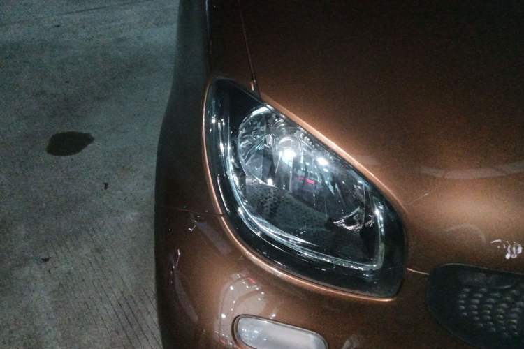 Used  fortwo 2015 1.0L 52 kW hardtop Dynamic version
