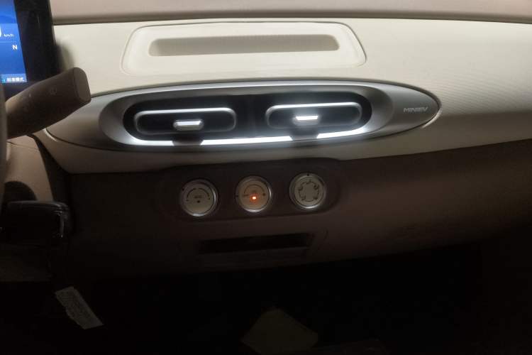 Used Wuling Hongguang MINIEV 2025 Four-Door Version Advanced Edition
