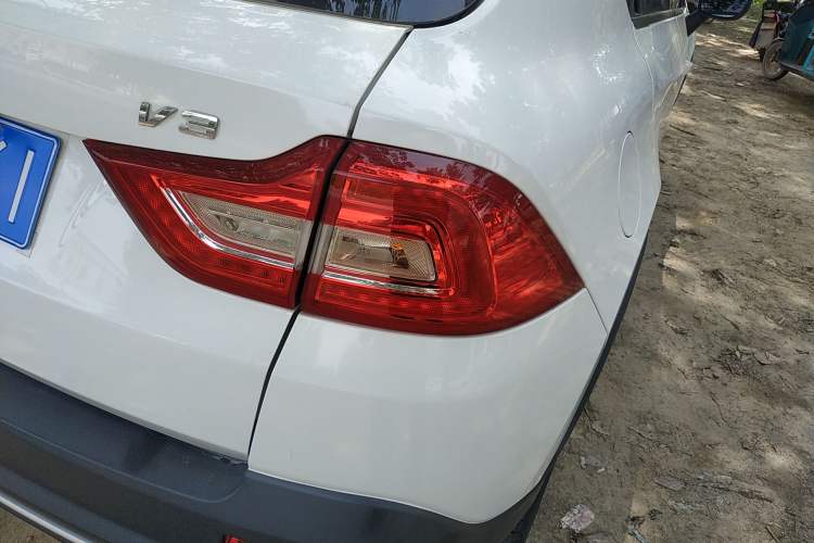 Used Brilliance V3 2017 1.5L Manual Smart Model
