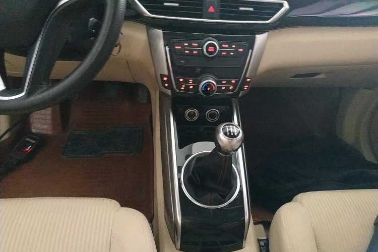 Used Zotye Domy X5 2017 Value Edition 1.6L Manual Comfort Model
