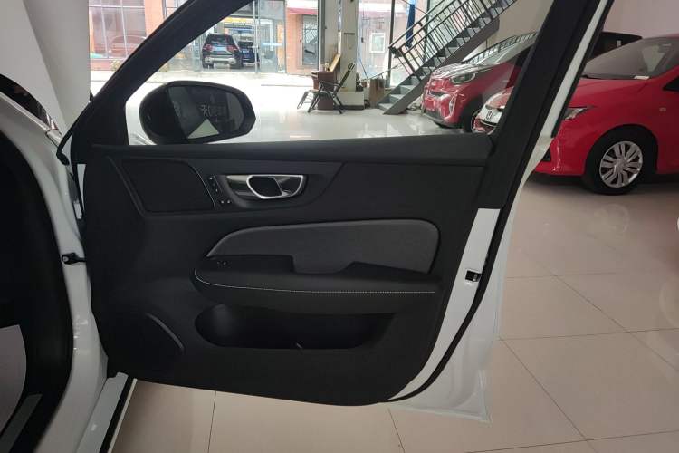 Used Volvo S60 2025 B5 Zhiya Sport Edition
