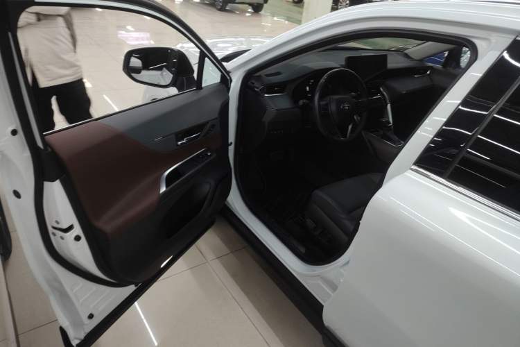 Used Toyota Harrier 2023 2.0L CVT Two-Wheel Drive Deluxe Edition